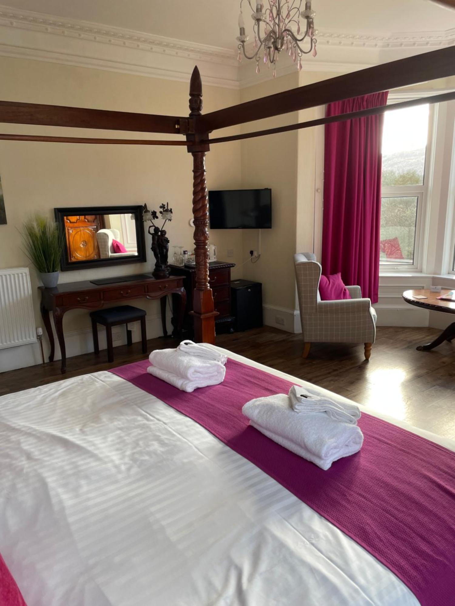 The Claymore Guest House Питлохри Экстерьер фото