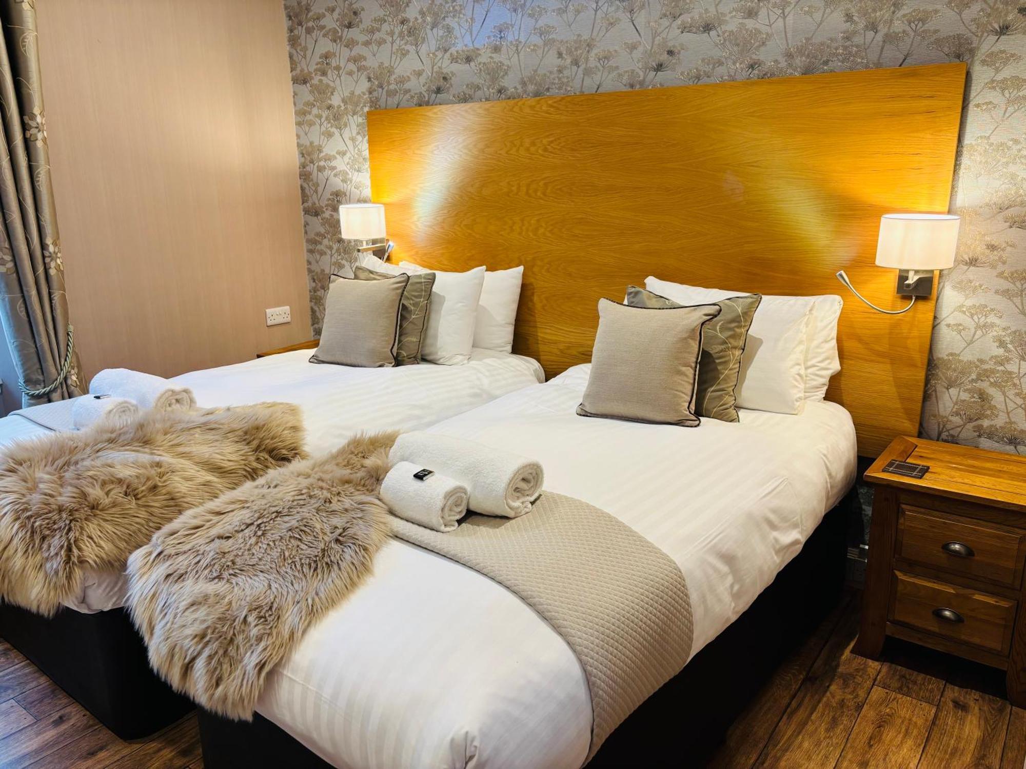 The Claymore Guest House Питлохри Экстерьер фото