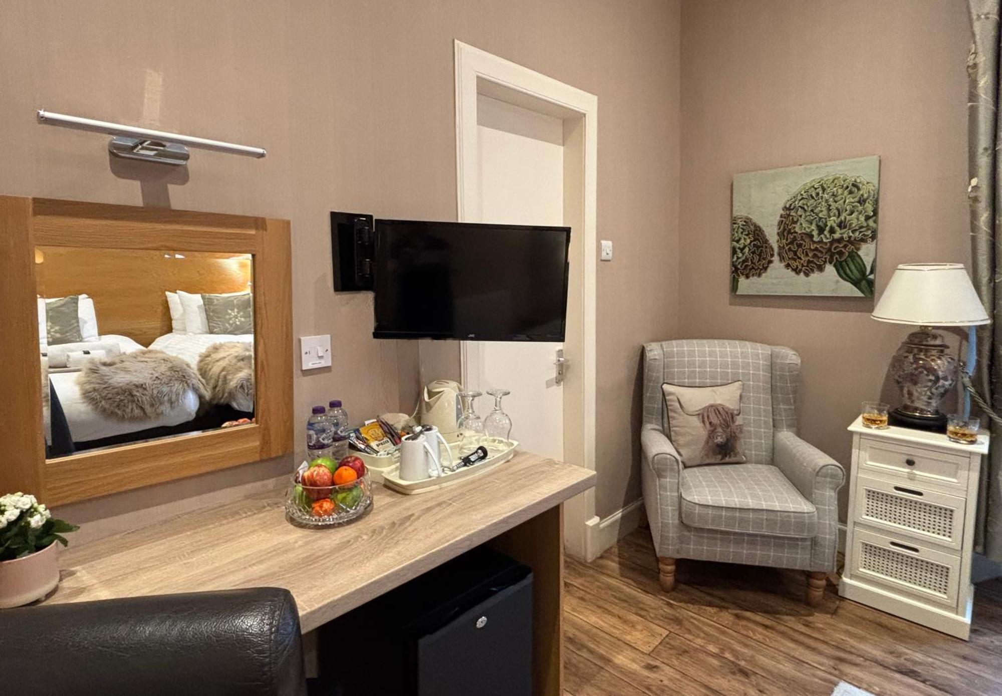 The Claymore Guest House Питлохри Экстерьер фото